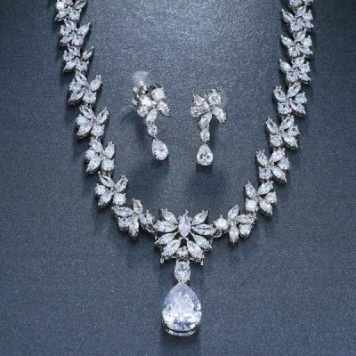 Exquisite Zircon Necklace Earring Set